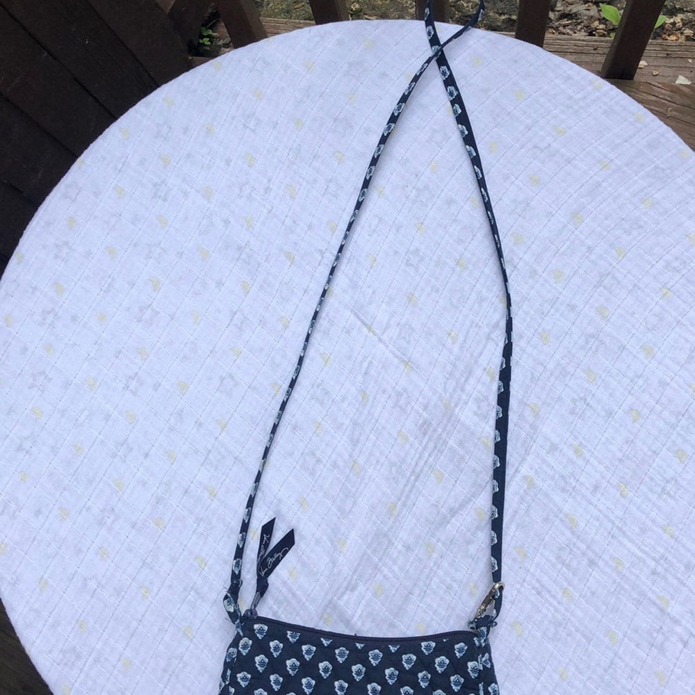 Vera Bradley cross body - Picture 3 of 4